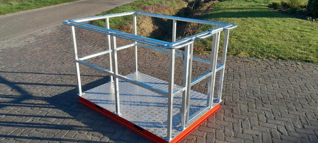 Manbak werkbak, Ophalen