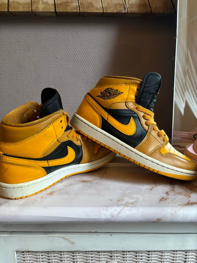 Nike Air Jordan 1 Mid Kinderschoenen - Geel/Zwart, Ophalen of Verzenden, Gebruikt, Jongen of Meisje, Schoenen
