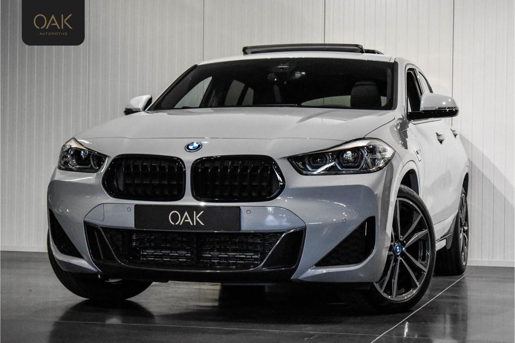 BMW X2 xDrive25e | M-Sport | Navigatie | Panorama | Head-Up, Auto's, BMW, 12 maanden, X2, Gebruikt, Zwart