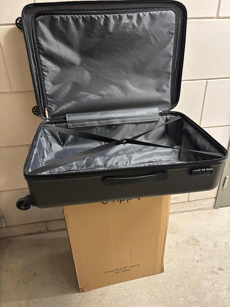 Reiskoffer, Hard kunststof, Zo goed als nieuw, 70 cm of meer, Wieltjes