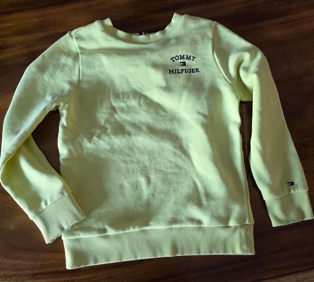2x trui tommy hilfiger maat 116, Kinderen en Baby's, Kinderkleding | Maat 158, Ophalen of Verzenden, Gebruikt, Jongen, Trui of Vest