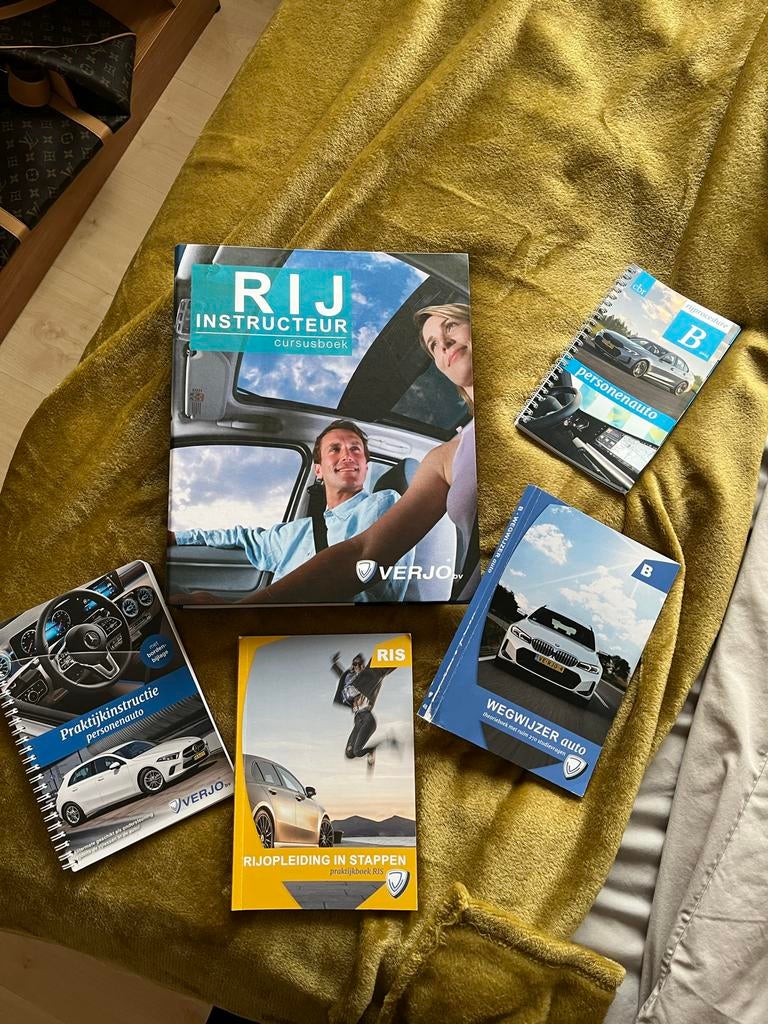 Rijinstructeur opleiding boeken en mappen, zo goed als nieuw, Verzenden, Zo goed als nieuw, Overige niveaus