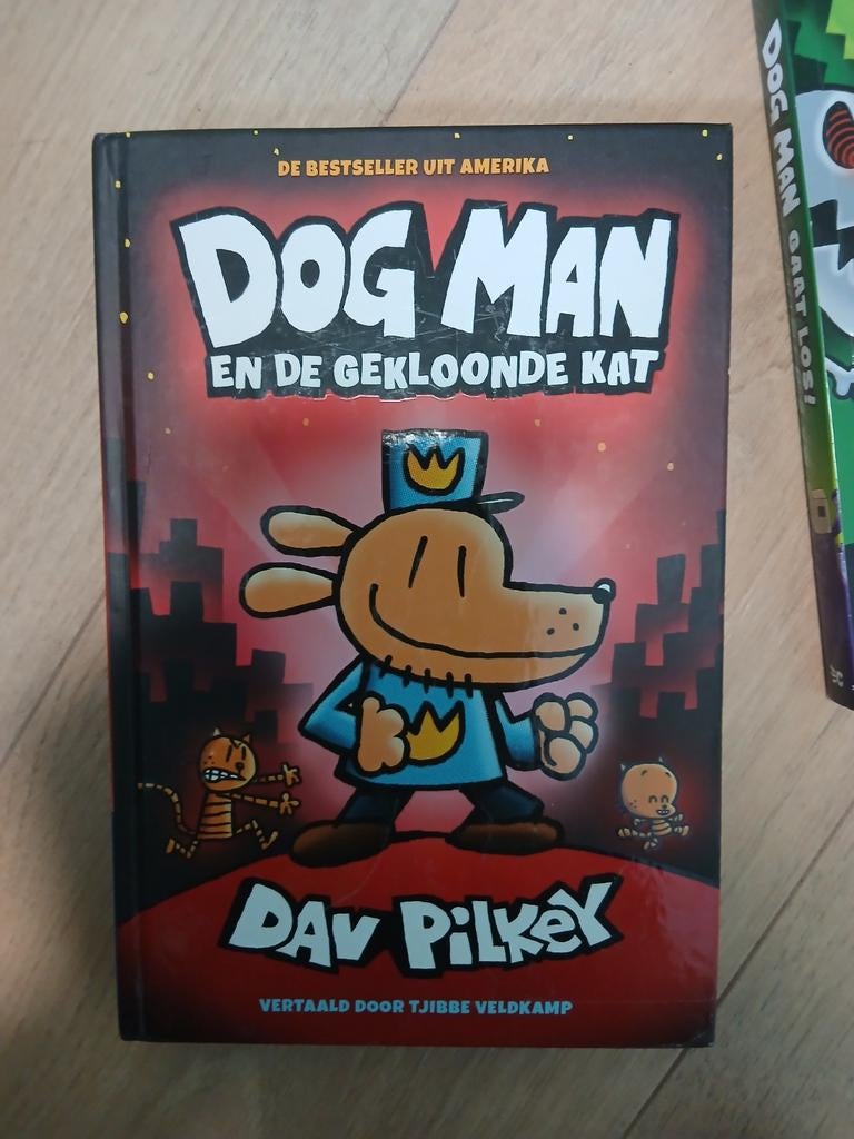 Dog Man en de gekloonde kat, Ophalen