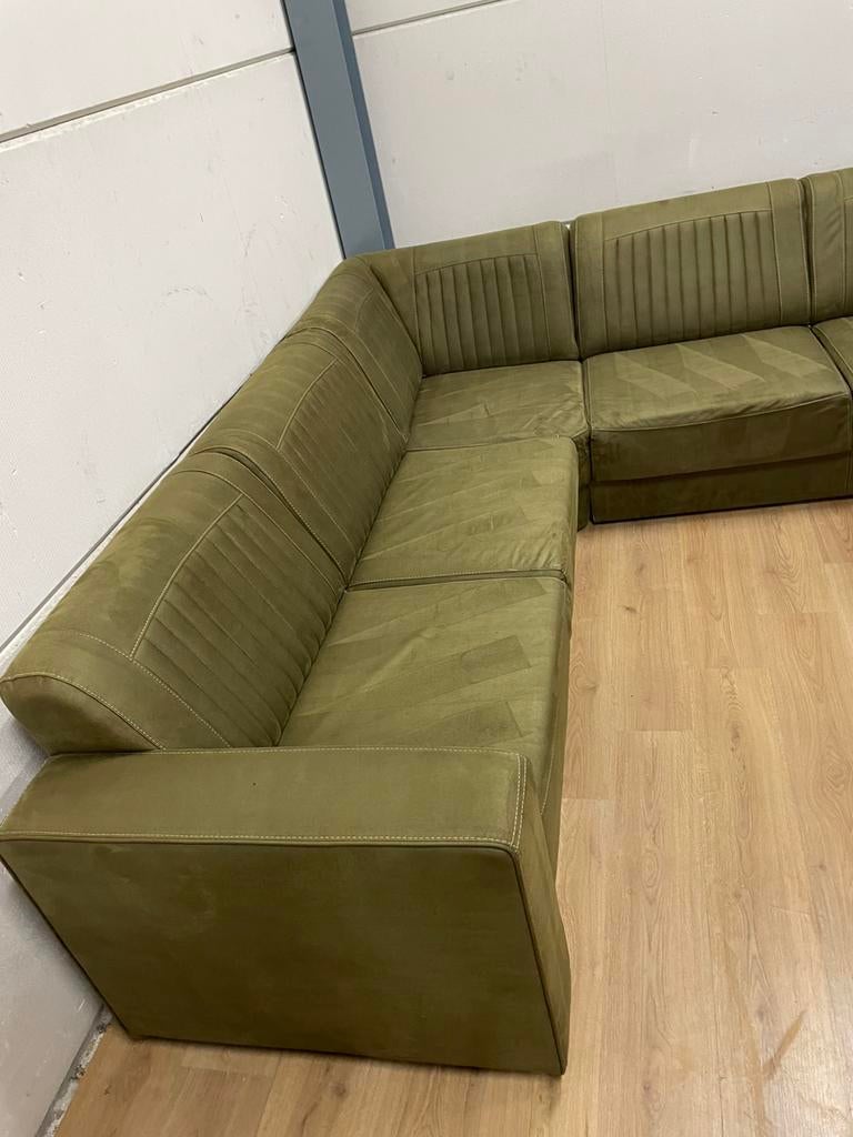 Mooie luxe suede groene modulaire hoekbank - GEREINIGD!!!, Huis en Inrichting, Banken | Bankstellen, Ophalen, 250 tot 300 cm, Luxe