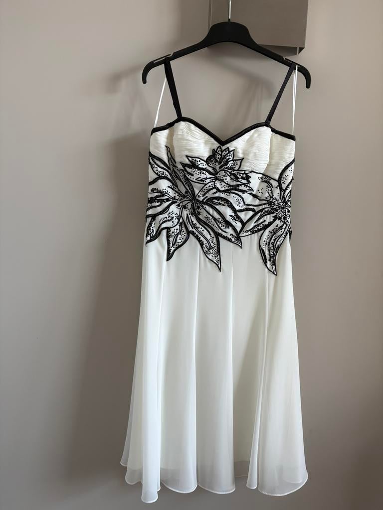 Witte jurk met zwart borduursel van Gina Bacconi maat 40, Maat 38/40 (M), Overige typen, Wit, Ophalen of Verzenden