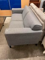 Grijs stoffen 2 zits bank, Ophalen, ., Zo goed als nieuw, .