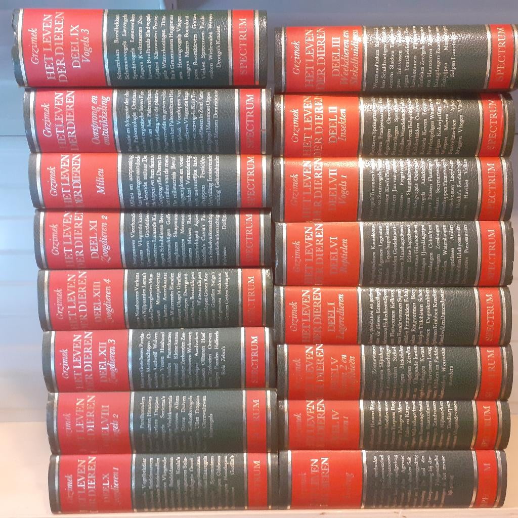 Nr. 1011 Grzimeks dierenencyclopedie bestaat uit dertien del, Boeken, Encyclopedieën, Gelezen, Complete serie, Ophalen of Verzenden