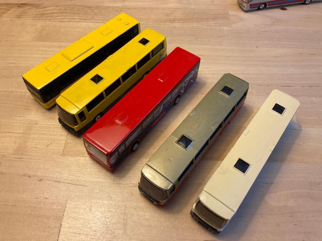 HO Bussen 5 stuks, Hobby en Vrije tijd, Modelauto's | 1:87, Ophalen of Verzenden, Zo goed als nieuw, Bus of Vrachtwagen, Overige merken