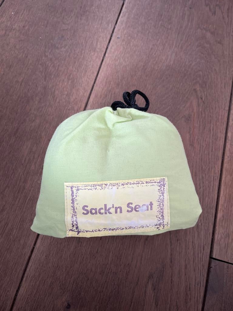 Sack 'n Seat: Draagbare kinderstoel voor onderweg, Ophalen of Verzenden, Zo goed als nieuw, Hangstoel, Gordel(s)