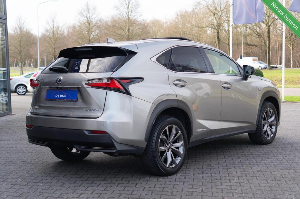 Lexus NX 300h AWD F Sport|197PK|Panoramadak|Leder|Head Up|AC, Auto's, Lexus, Automaat, Gebruikt, 1760 kg, Bedrijf