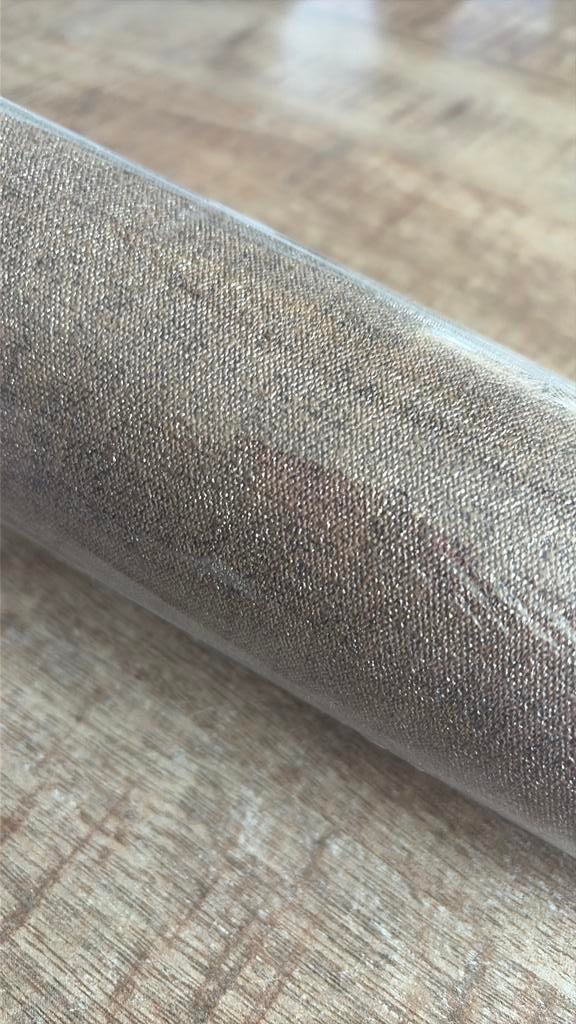 Nieuw 2 rollen vliesbehang linen & textures uni bruin goud, Ophalen of Verzenden