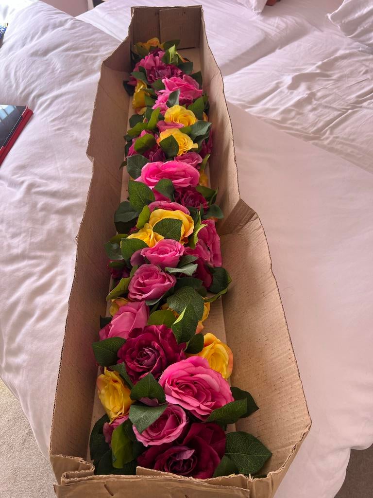 Veelkleurige zijden bloemenslinger met rozen, Ophalen of Verzenden, Nieuw