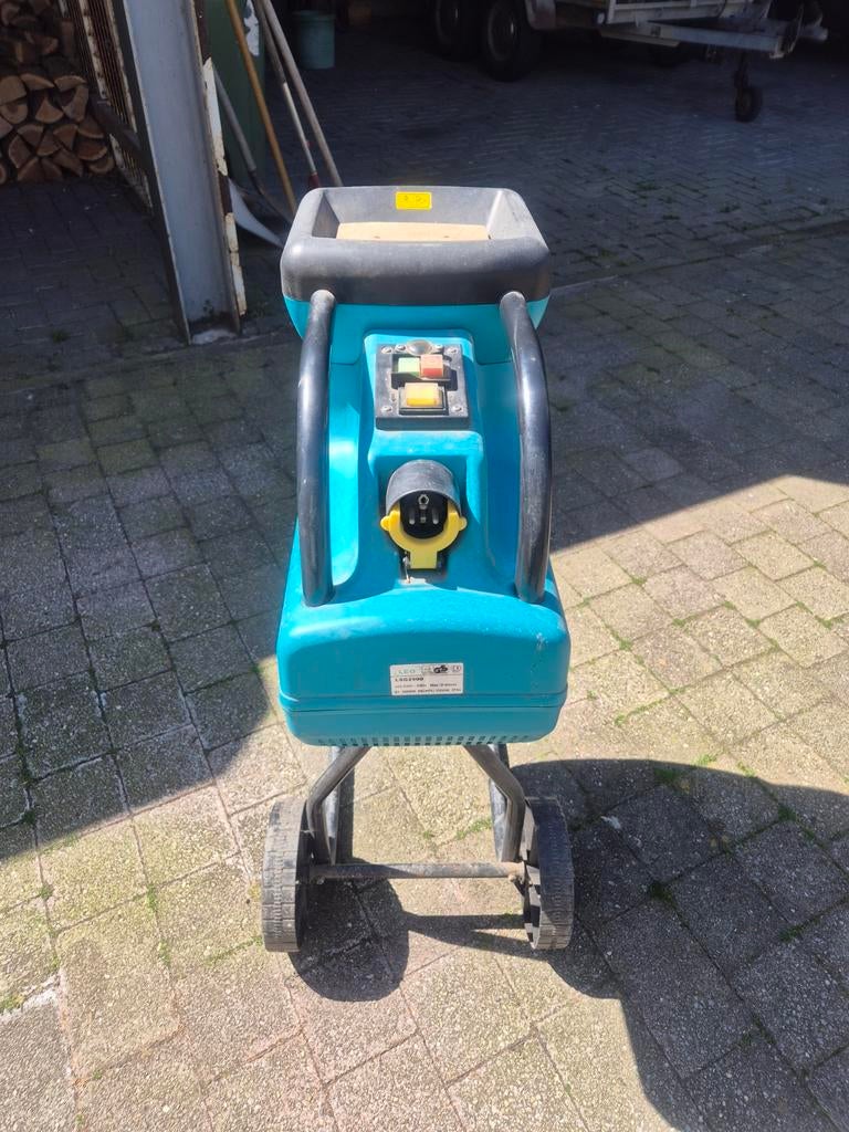 hakselaar  voor kleine takken, Ophalen, Gebruikt