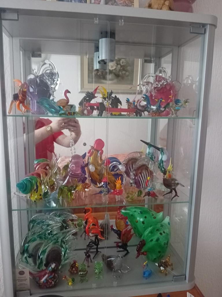 Glazen beeldjes, Ophalen