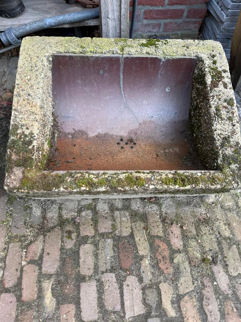 Antieke betonnen waterbak met afvoer, Ophalen of Verzenden, Zo goed als nieuw, Rond, Minder dan 30 cm