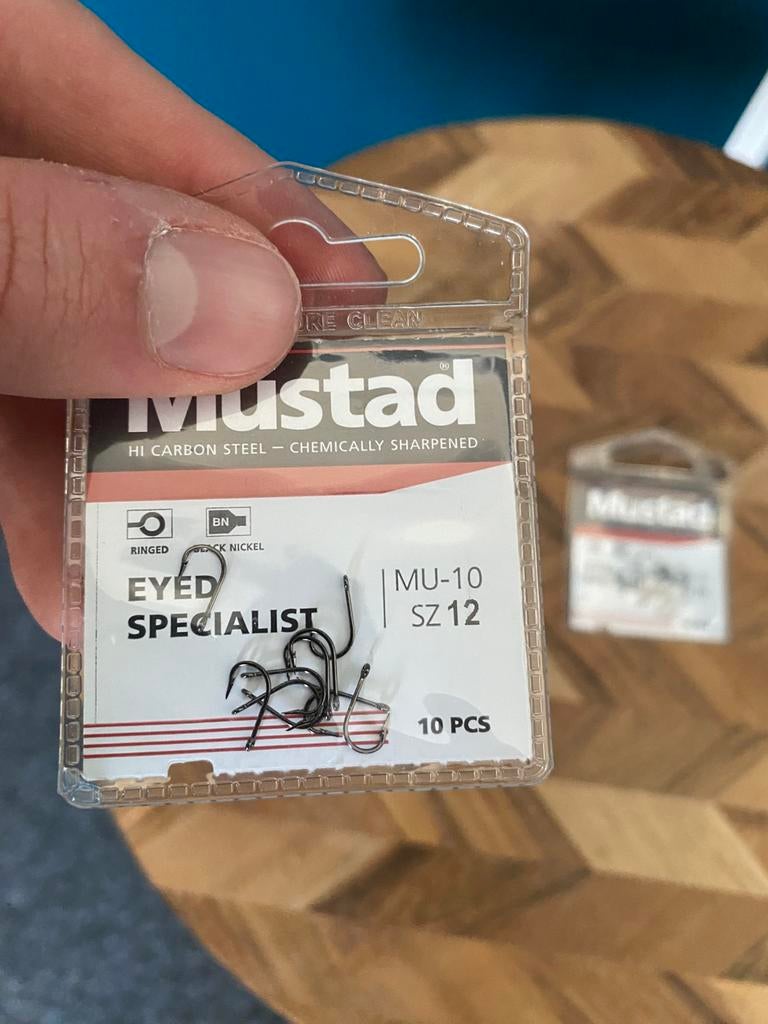 Mustad Witvis haakjes Maat 10 en 12 (met oogje), D, Haak, Nieuw, Ophalen of Verzenden