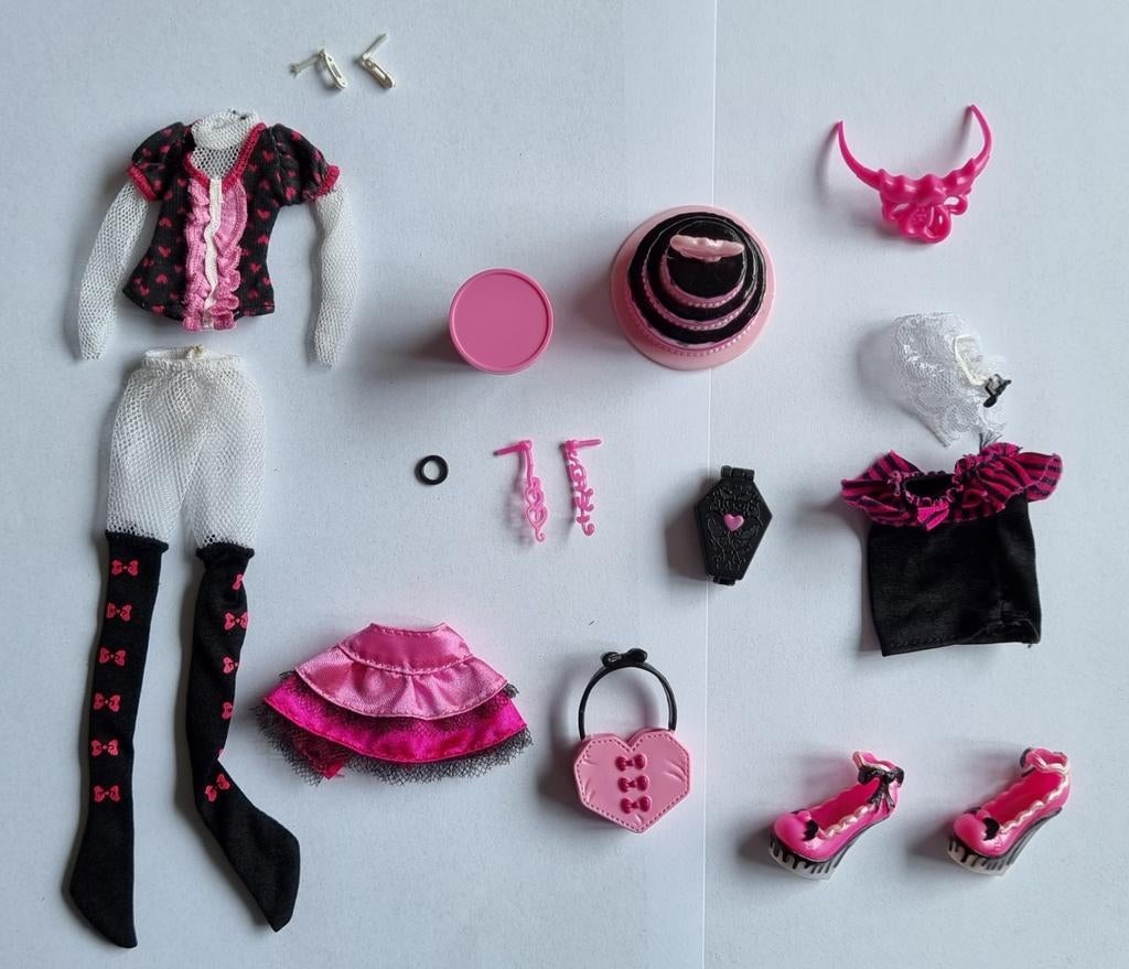 Monster High Draculaura Sweet 1600 kledingsetje, Ophalen of Verzenden, Nieuw