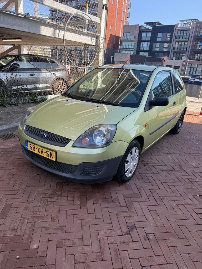 Ford Fiësta 1.3 8V 3DR 2007 Groen - Apple Carplay, Auto's, 1299 cc, 40 €/maand, 4 cilinders, Origineel Nederlands