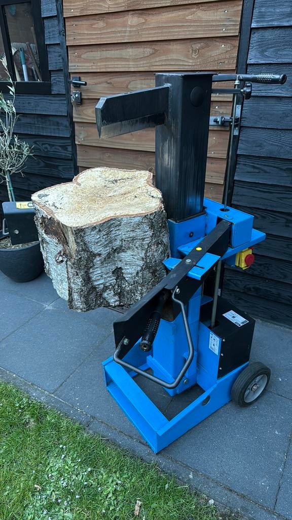 Krachtige staande houtklover, kloofmachine, klover 10 ton., Ophalen, Zo goed als nieuw, Elektrisch, Staand