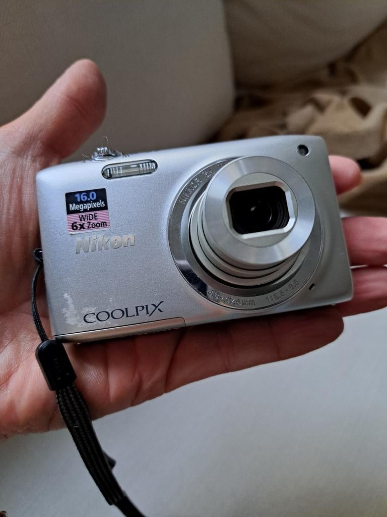 Nikon Coolpix S2700 digitale camera, Audio, Tv en Foto, Fotocamera's Digitaal, Ophalen of Verzenden, Nikon