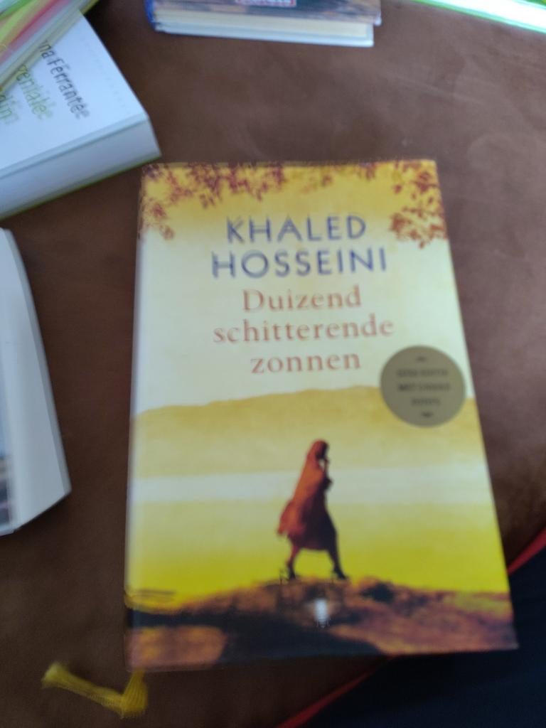 DUIZEND SCHITTERENDE ZONNEN - KHALED HOSSEINI, Boeken, Romans, Ophalen of Verzenden