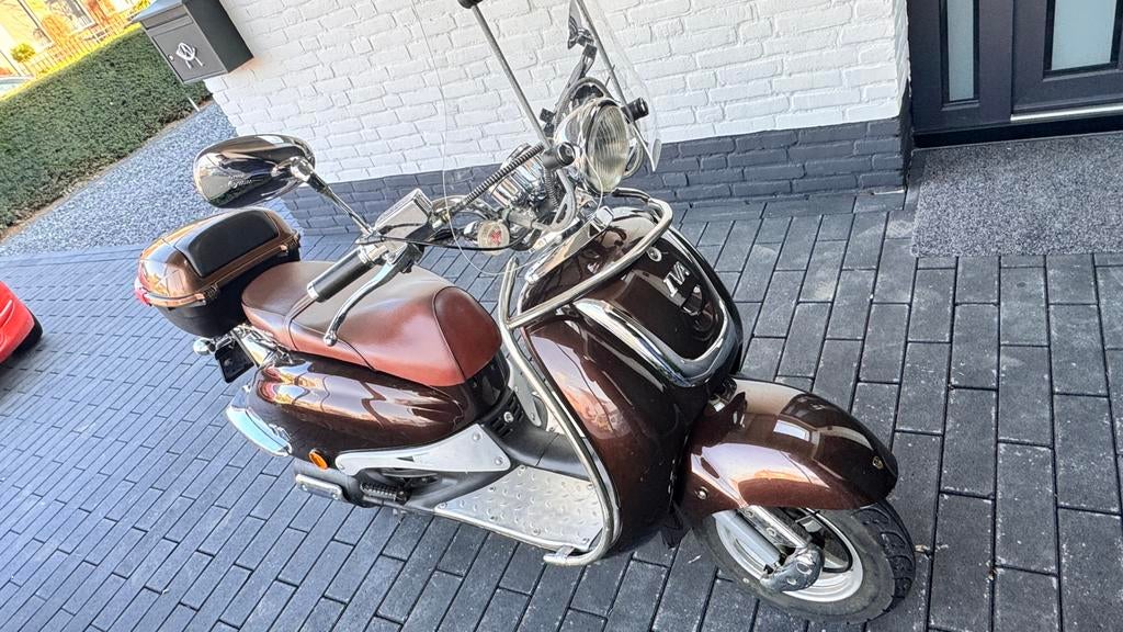 IVA Retro Scooter – windscherm + topkoffer zeer netjes, Ophalen, Benzine