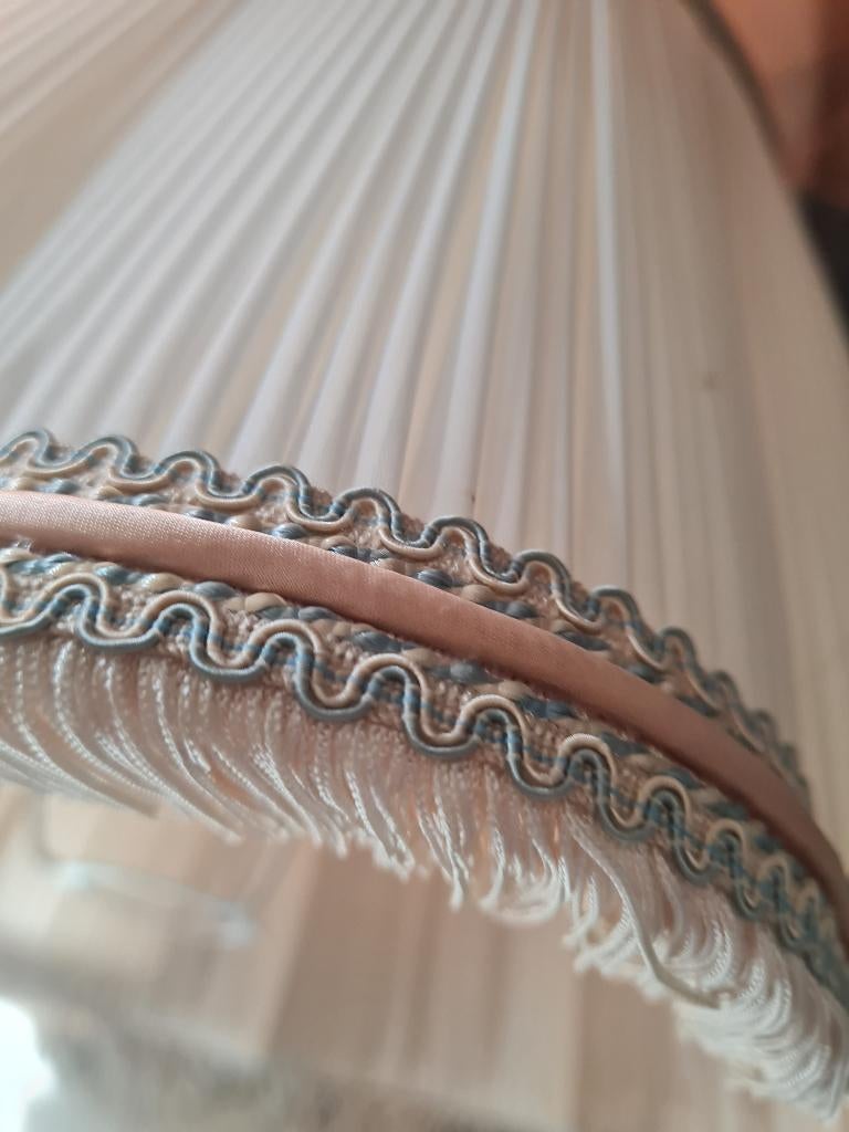 Vintage hand gemaakte lampenkap Frans, Heikant 21 Kaatsheuvel, 25 tot 50 cm, Wit, Vintage romantisch brocante barok klassiek