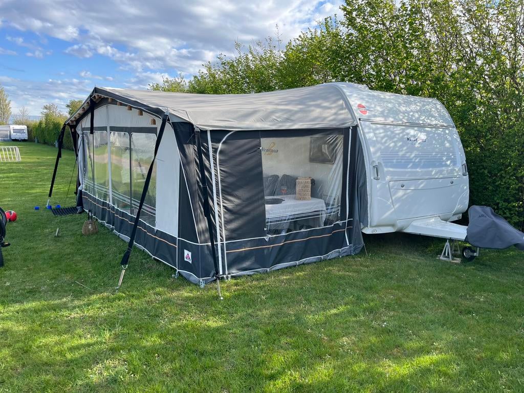 Bürstner ventana 560tk met stapelbed, Caravans en Kamperen, Omvormbare zithoek, Rondzit, Schokbreker, Bürstner