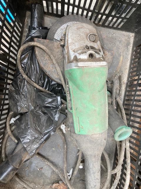 Hitachi zware slijptol - Krachtige haakse slijper, Doe-het-zelf en Verbouw, Gereedschap | Slijpmachines, Gebruikt, Haakse handslijpmachine