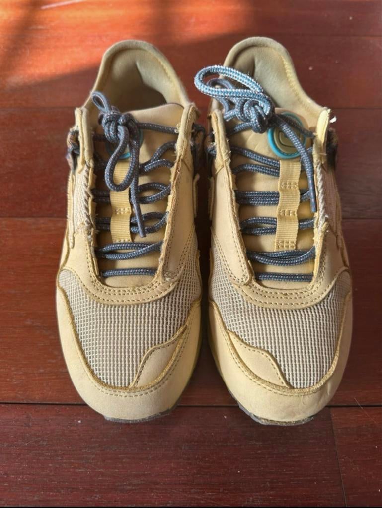 Nike Air Max 1 Travis Scott Saturn Gold Maat 38,5, Kleding | Dames, Schoenen, Zo goed als nieuw, Sneakers of Gympen, Geel, Ophalen of Verzenden