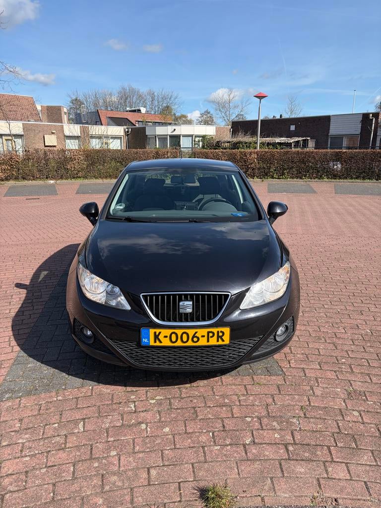 Seat Ibiza 1.6 77KW 5DRS 2009 Zwart, Auto's, Seat, Voorwielaandrijving, 15 km/l, 40 €/maand, 4 cilinders