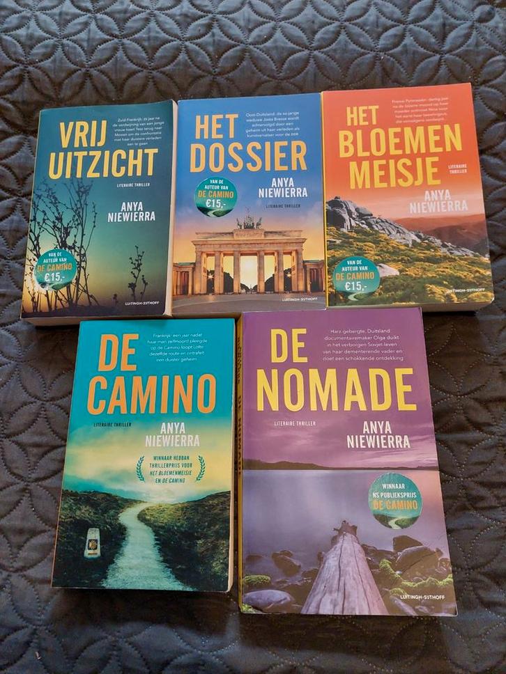 5 boeken van Anya Niewierra - De nomade, Boeken, Thrillers, Zo goed als nieuw, Ophalen of Verzenden