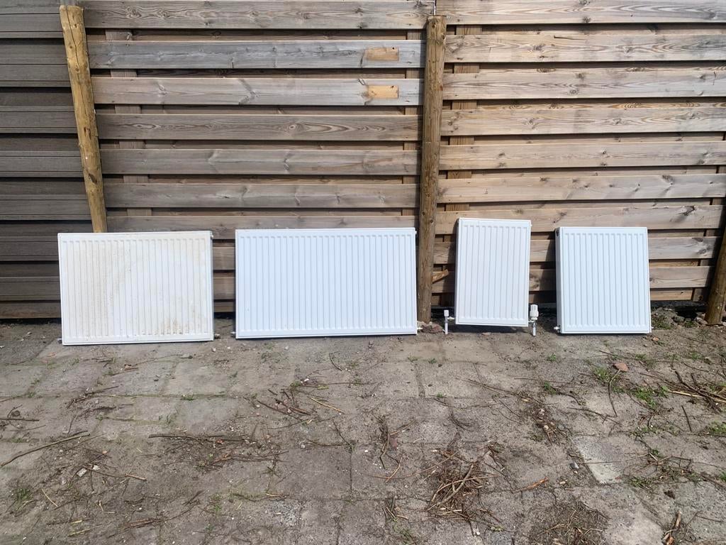 Radiatoren, Doe-het-zelf en Verbouw, Verwarming en Radiatoren, Ophalen, Radiator, 30 tot 80 cm