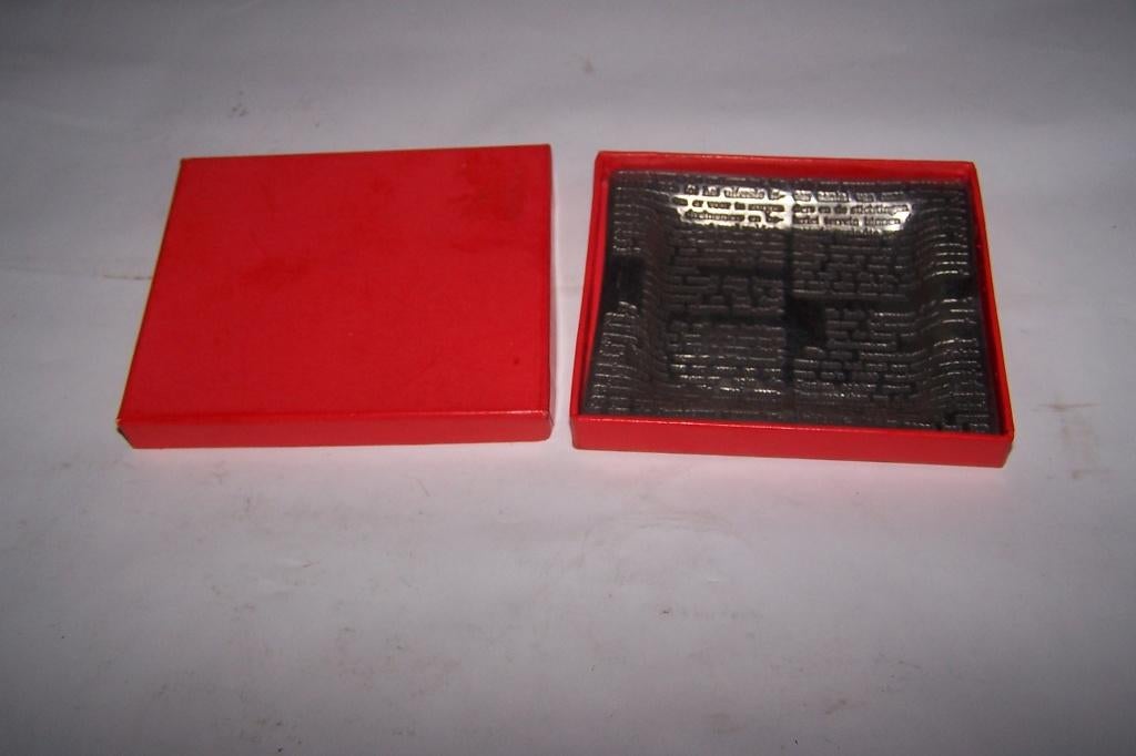 Vintage metalen schaaltje/asbak drukplaat in doos. Nwst., Verzamelen, Ophalen of Verzenden, Asbak