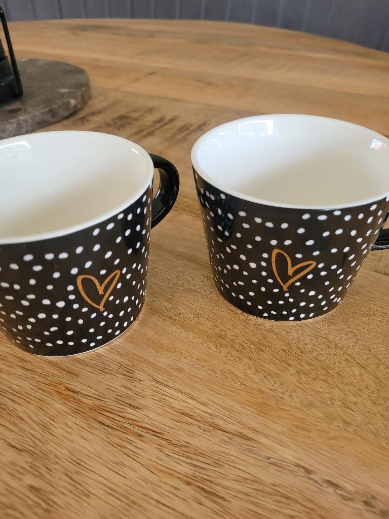 2 koppen Riviera Maison, Huis en Inrichting, Ophalen of Verzenden, Zo goed als nieuw, Overige stijlen, Kop(pen) en/of Schotel(s)