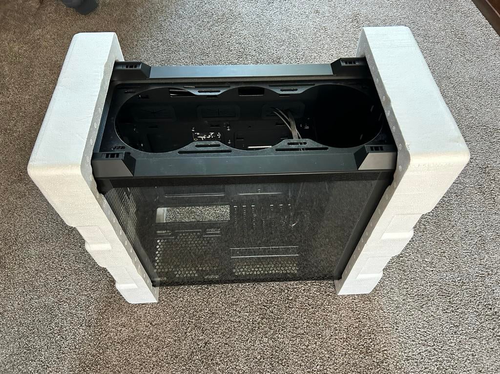 Corsair 220T RGB Mid-Tower Gaming Case - Zwart, Computers en Software, Computerbehuizingen, Ophalen of Verzenden, Zo goed als nieuw