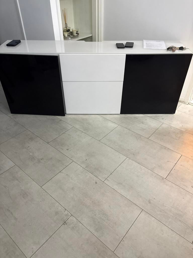 Modern dressoir wit/zwart met lades en planken, Huis en Inrichting, Kasten | Dressoirs, Overige materialen, Gebruikt, Ophalen of Verzenden