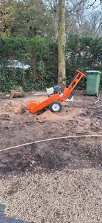 Stronk weg frezen en bomen  verwijderen