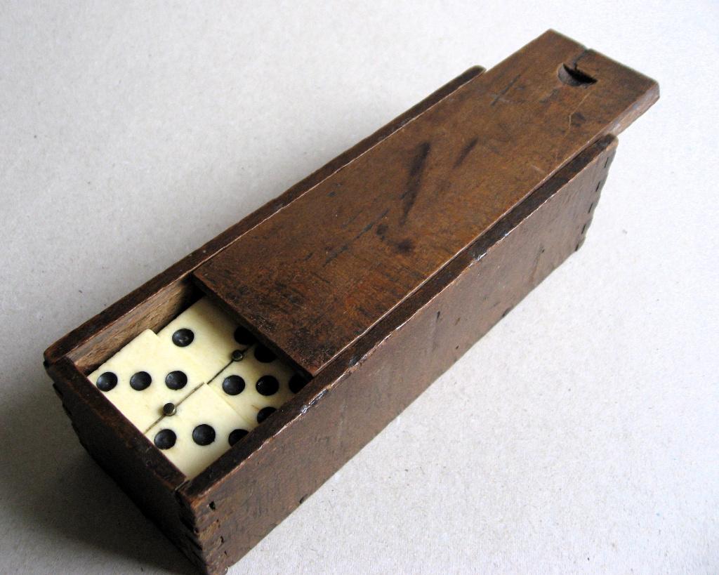 Antiek dominospel van been en ebbenhout, compleet met doos, Antiek en Kunst, Ophalen of Verzenden