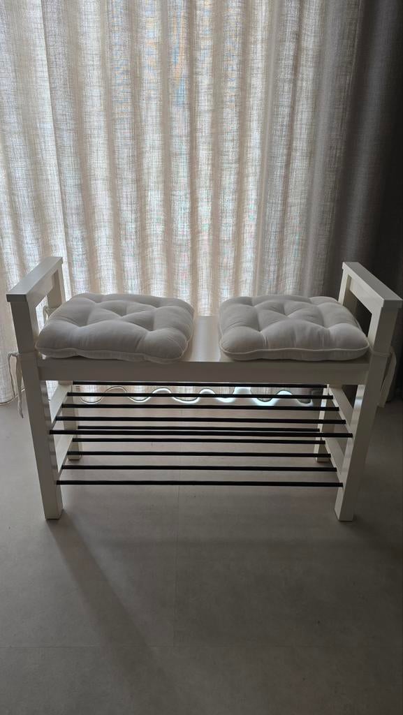 Witte Ikea schoenenrek met kussens, Ophalen, Gebruikt