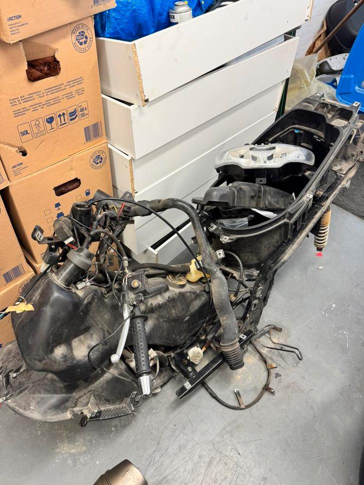 Gilera Runner 200cc frame met papieren(180cc 125cc), Fietsen en Brommers, Brommeronderdelen | Scooters, Zo goed als nieuw, Piaggio