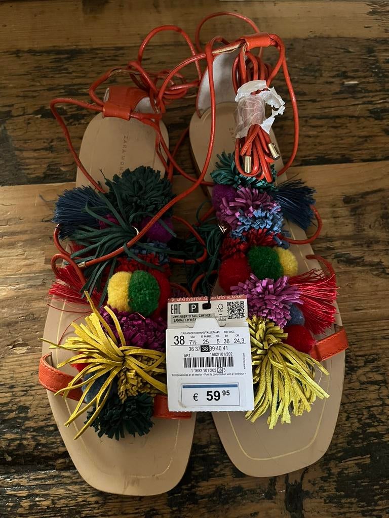 Slippers zara, Overige kleuren, Zo goed als nieuw, Ophalen, Slippers