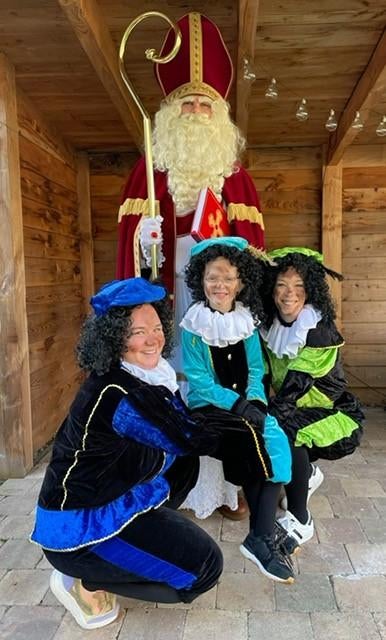 huur je mooie kleding voor Piet en Sint voor leuke prijs, Ophalen, Zo goed als nieuw