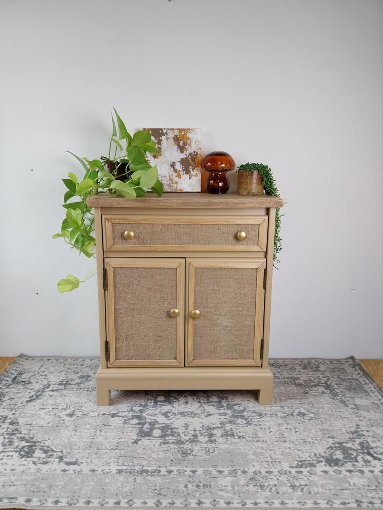 Houten kastje met lade en deurtjes, Ophalen, Zo goed als nieuw