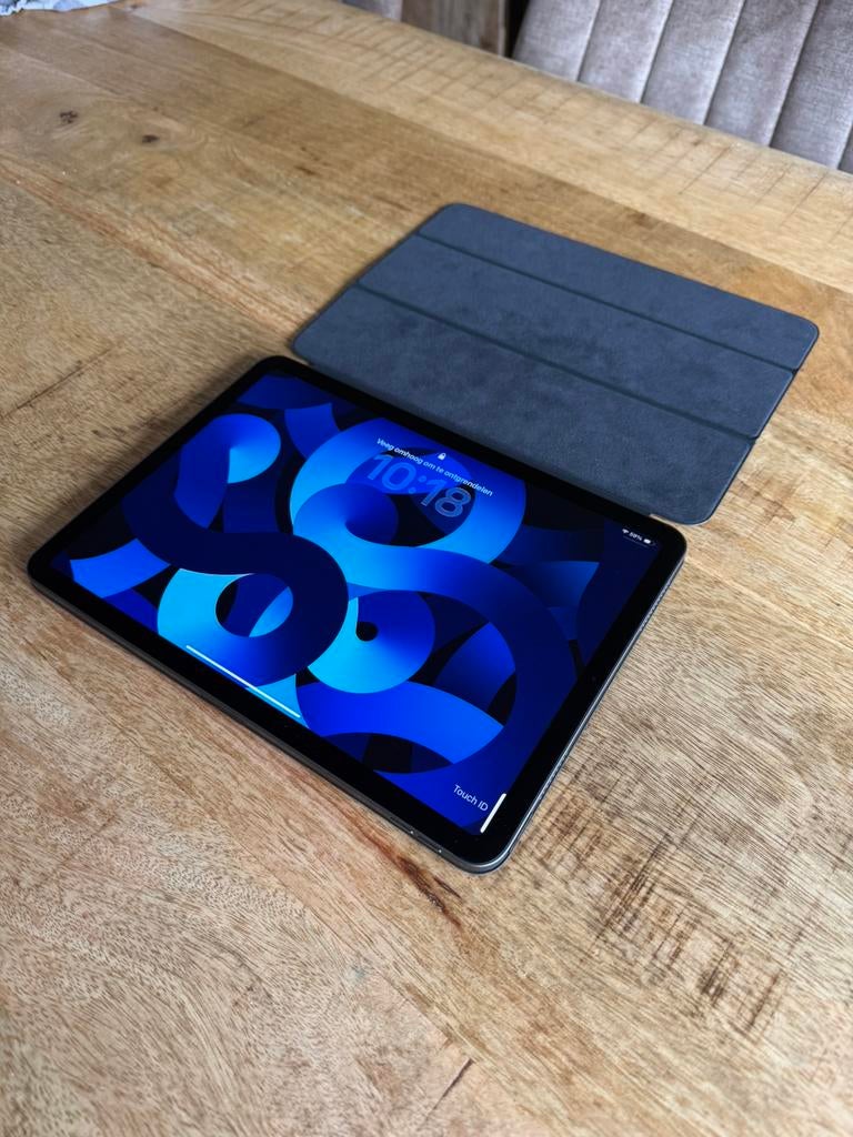 iPad Air 4e Generatie 64GB met Apple Folio Case, Computers en Software, Apple iPads, Apple iPad, Zwart, 11 inch, Ophalen of Verzenden