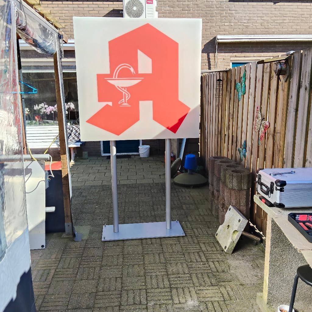 Lichtbak reclame, Ophalen, Zo goed als nieuw, Lichtbak of (neon) lamp