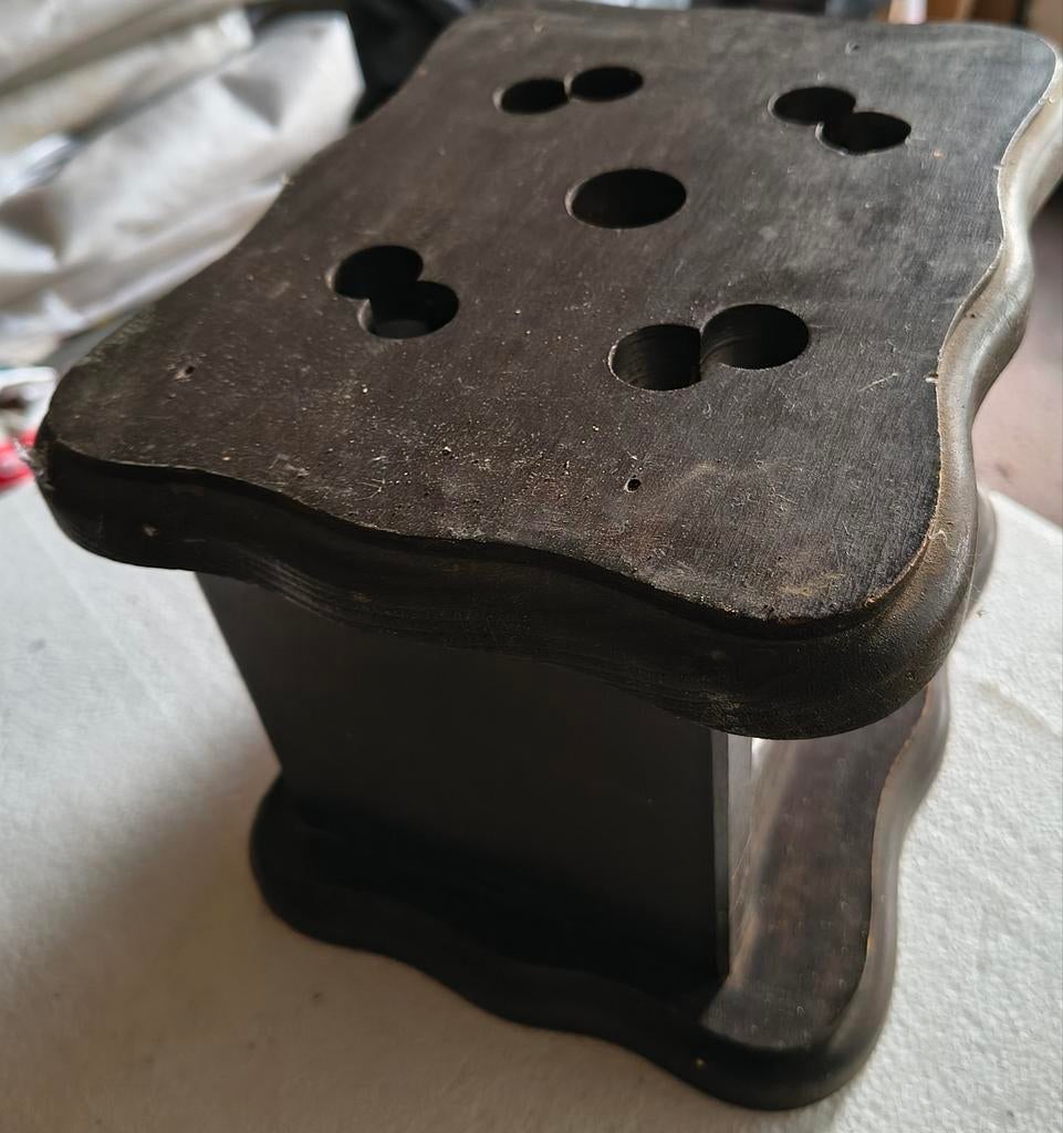 Houten Stoof met Gaten, Antiek en Kunst, Ophalen of Verzenden