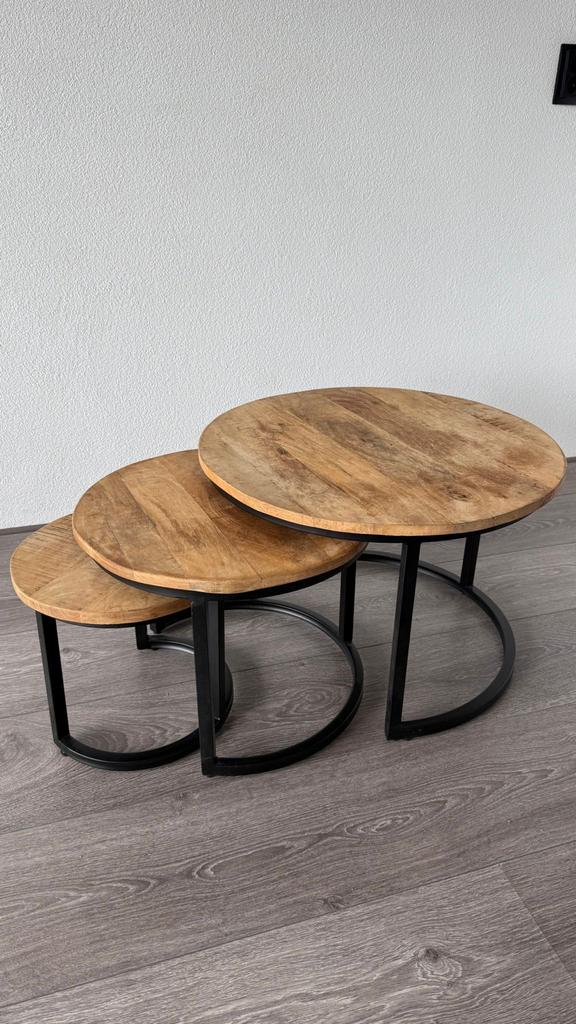 Set van 3 bijzettafels Dex - naturel/zwart - mangohout, Huis en Inrichting, Tafels | Bijzettafels, Ophalen, Minder dan 45 cm, Rond