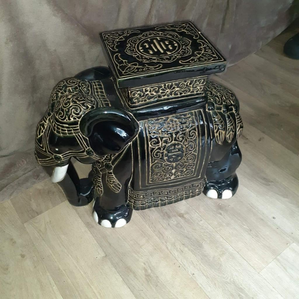 Zwarte olifant krukje met gouden details, Huis en Inrichting, Woonaccessoires | Overige, Ophalen, Zo goed als nieuw
