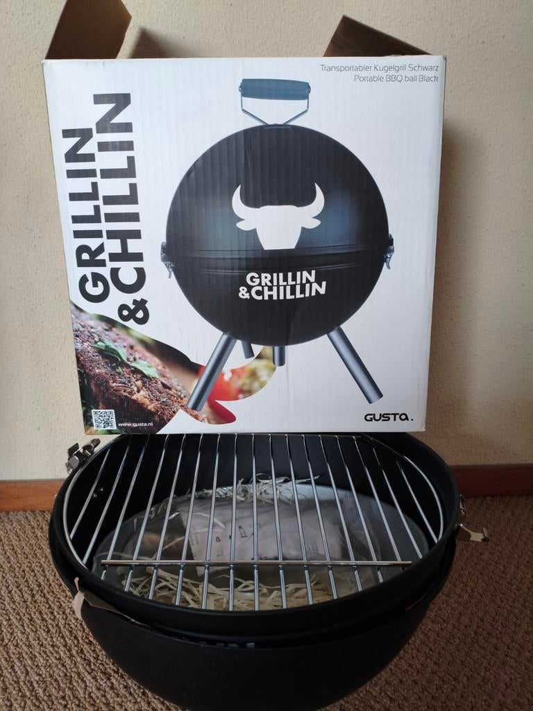 Gusta Grillin & Chillin Draagbare Kogelbarbecue Zwart, Ophalen, Nieuw, Gusta, Met accessoires